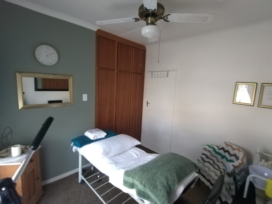 4 Bedroom Property for Sale in Albertinia Western Cape